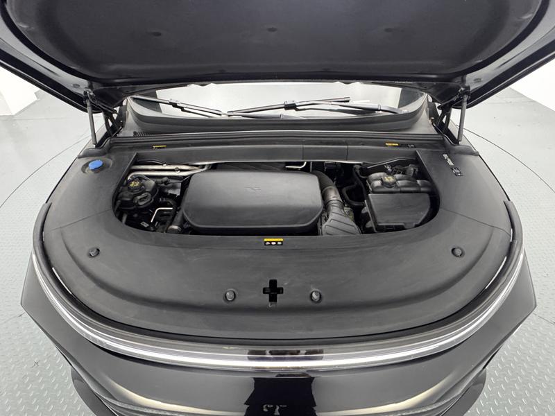 Li Auto Ideal L6 2025