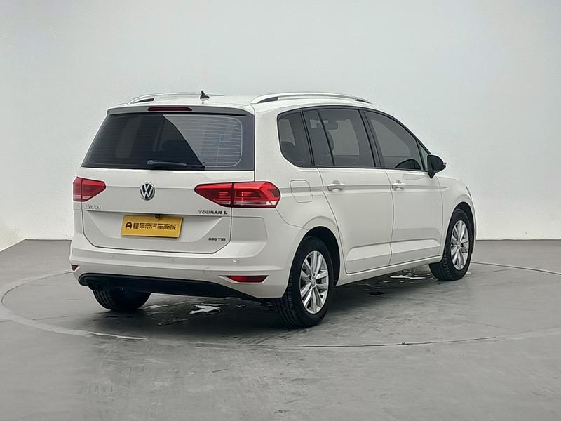 Volkswagen Touran L 2016