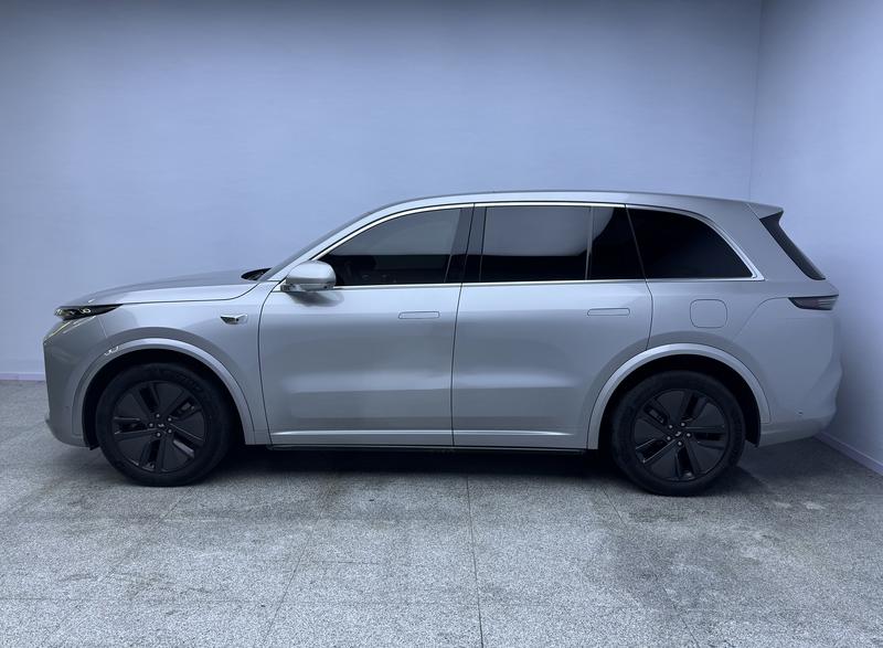 Li Auto Ideal L8 2024