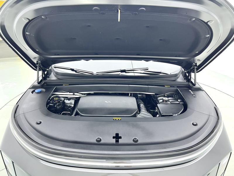 Li Auto Ideal L6 2024
