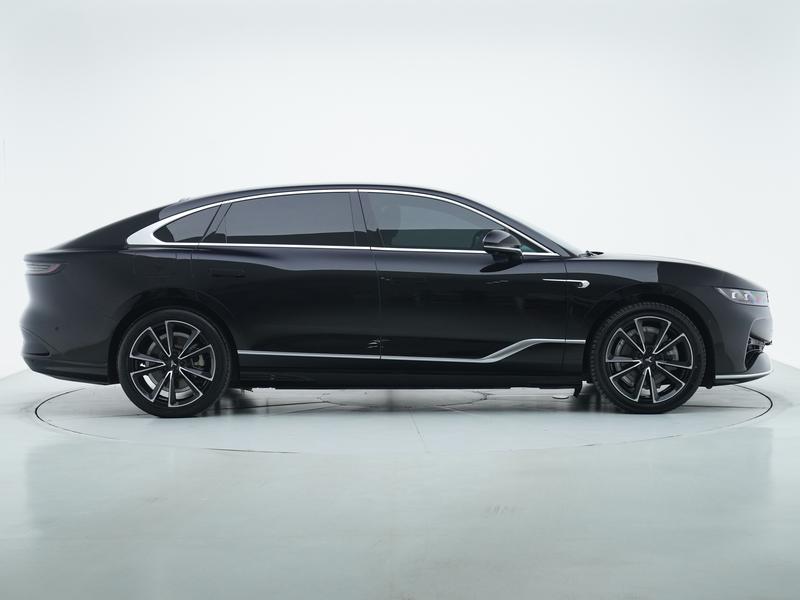 Voyah Lantu Chasing Light PHEV 2024