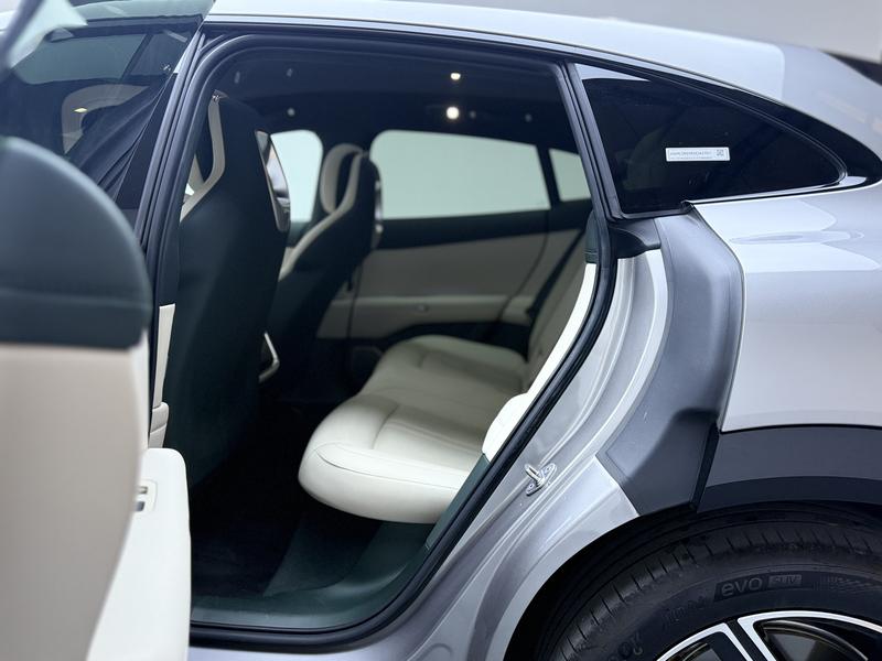 Xiaomi Auto Xiaomi YU7 2025