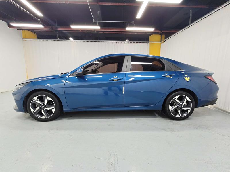 Hyundai Elantra 2022