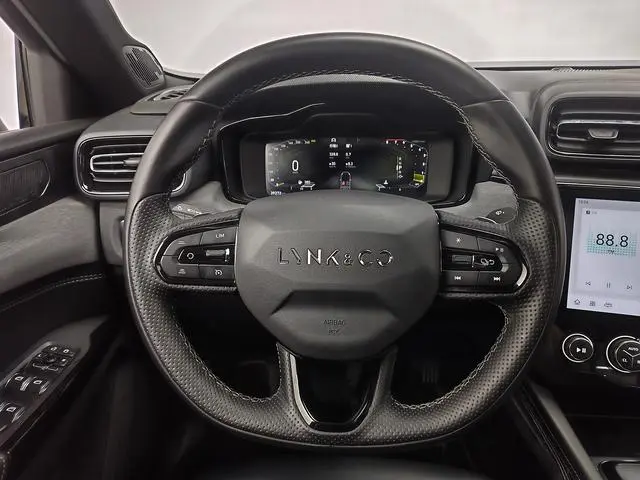 LYNK & CO Lynk 03 2.0TD DCT Jin Plus