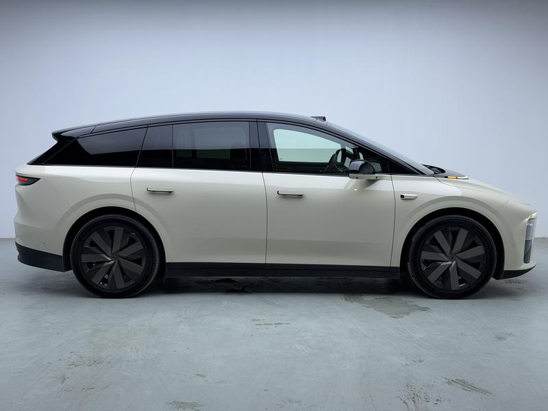 Li Auto Ideal i6 2025