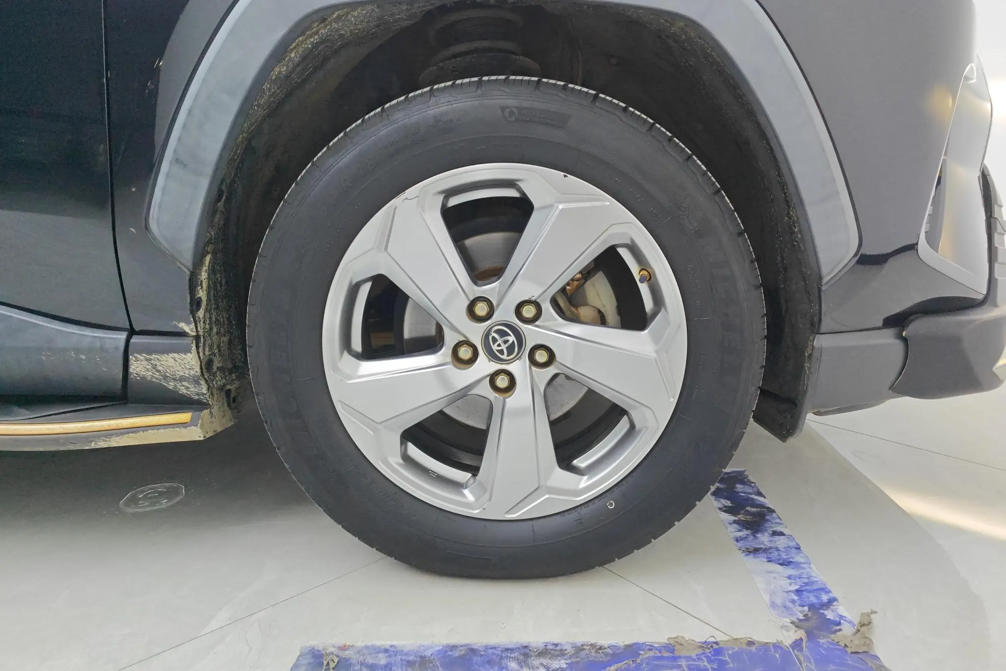 TOYOTA RAV4 Rongfang 2.0L CVT two-wheel drive fashion version