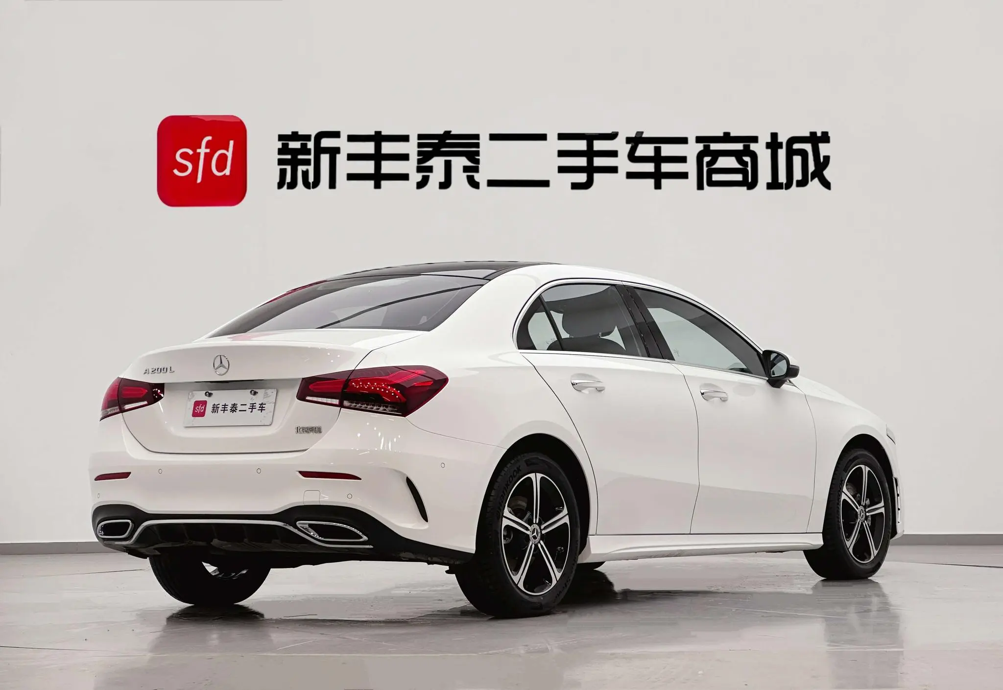 Mercedes-Benz Mercedes-Benz A-class Second facelift A 200 L sports sedan fashion version