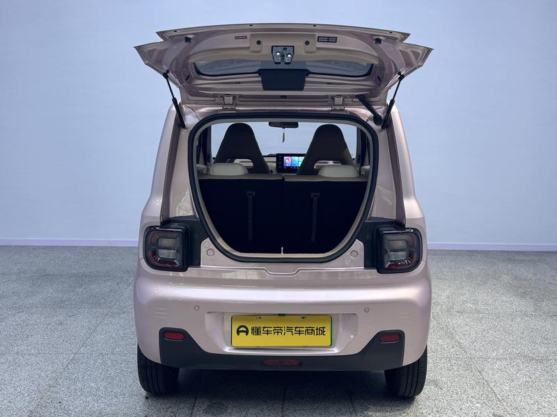 Geely Galaxy panda 2023