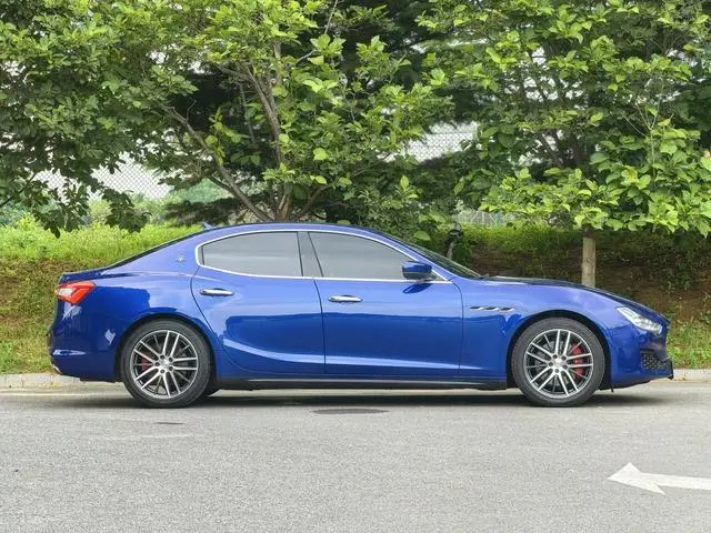 Maserati Ghibli 3.0T 350Hp Standard Edition