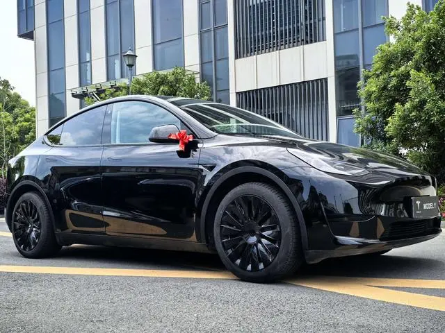 Tesla Model Y Facelifted rear-wheel drive version