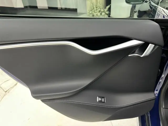Tesla Model S 75D Standard battery life version