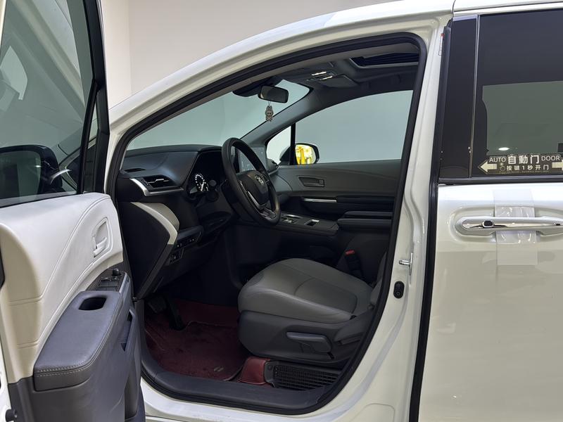 Toyota Gravia 2023