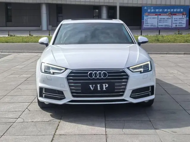 Audi Audi A4L 30th anniversary type 40 TFSI aggressive type