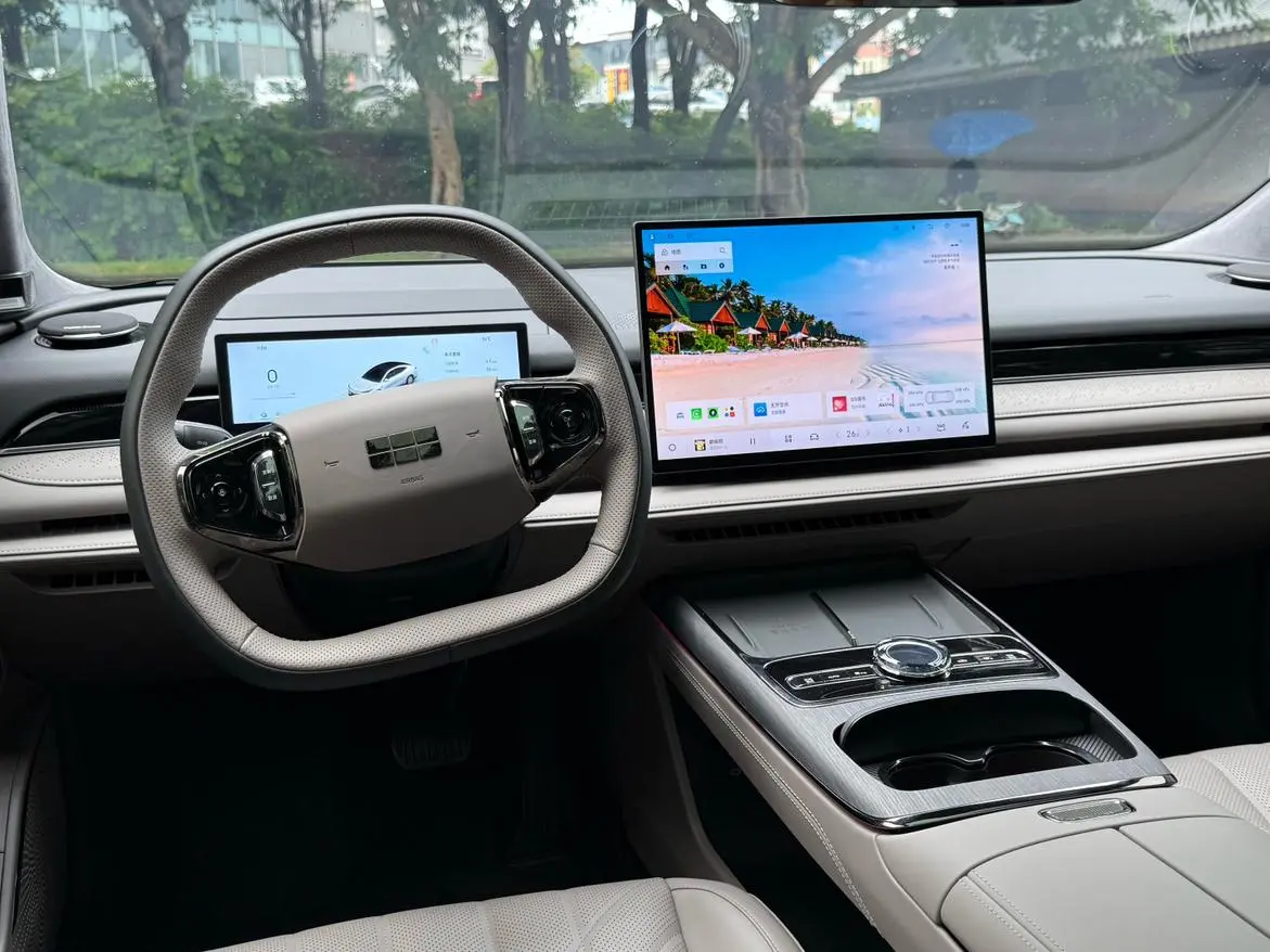 Geely Galaxy Galaxy Sparkle 8 PHEV 130km EM-P Starship Version