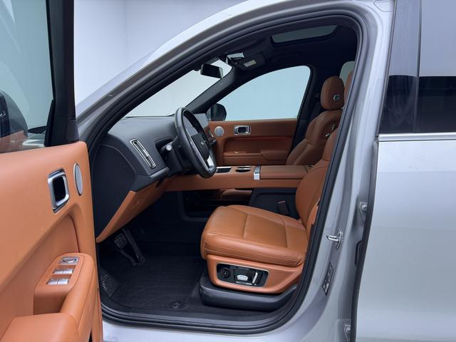 Li Auto Ideal L8 2023