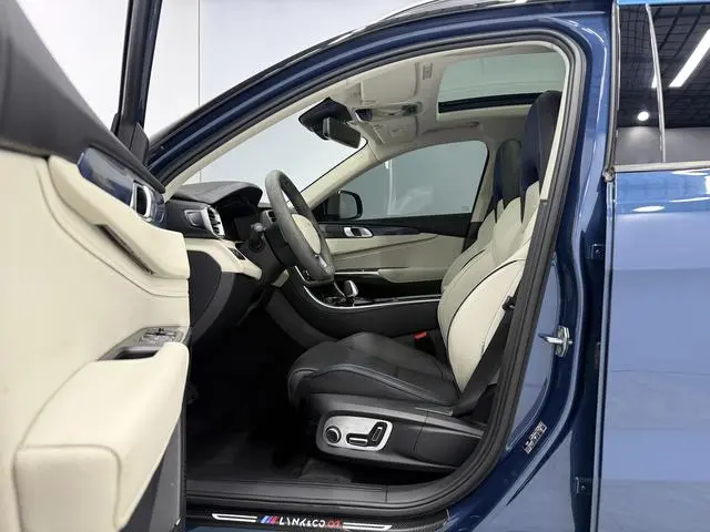 LYNK & CO Lynk 01 2.0T two-wheel drive Yao Pro version country VI