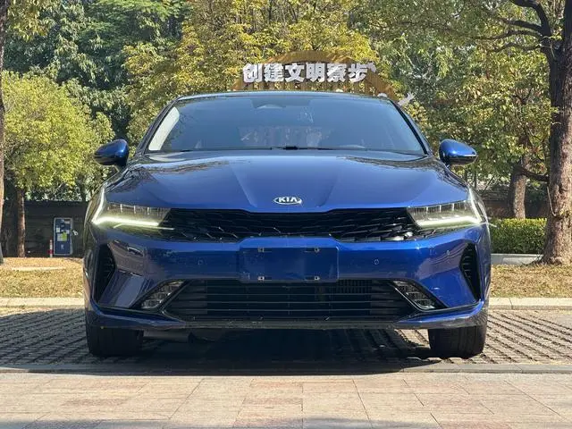 Kia Kia K5 270T CVVD Deluxe Edition
