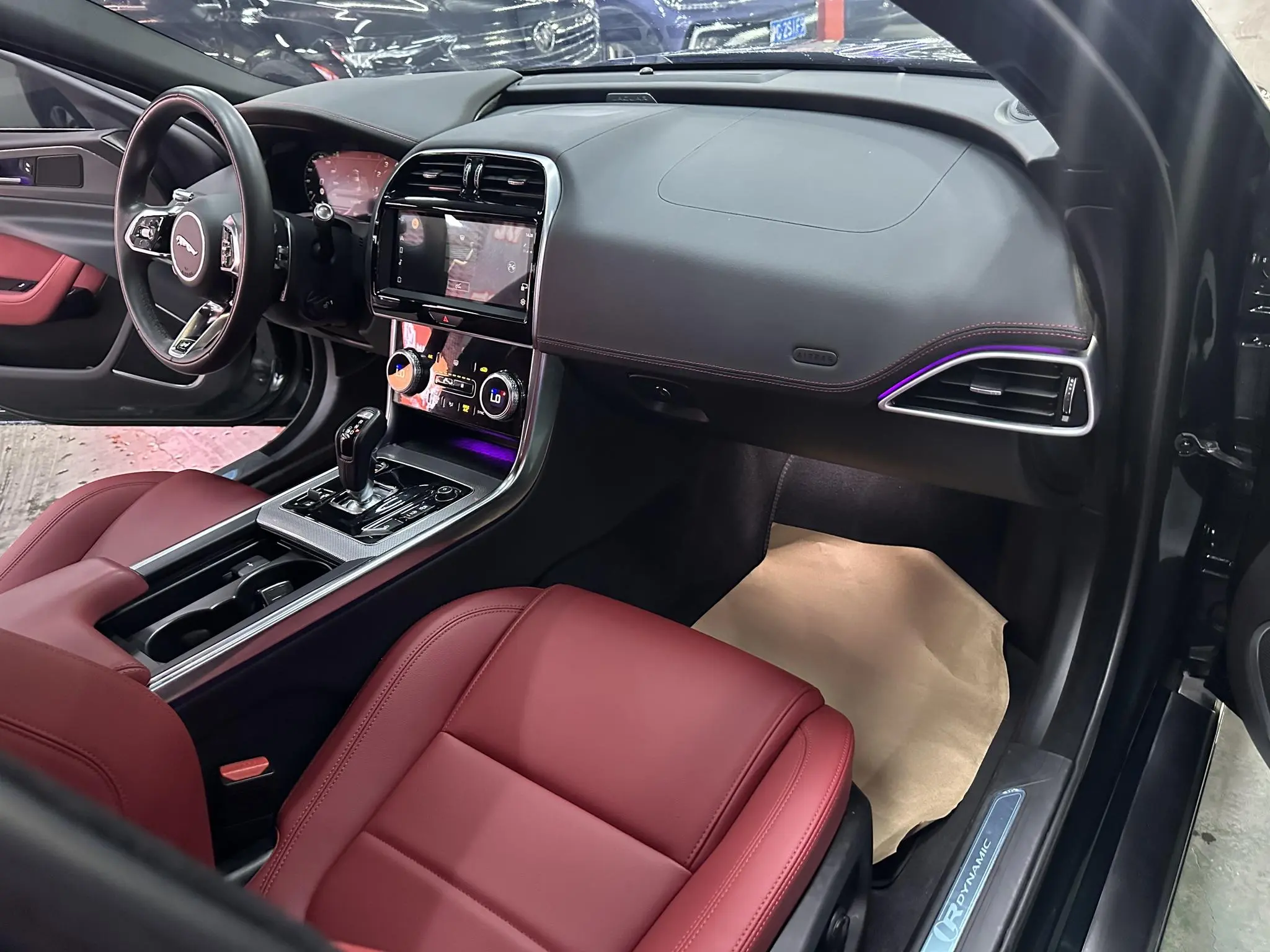 Jaguar Jaguar XEL 2.0T 250PS R-DYNAMIC S Enterprising Sports Edition