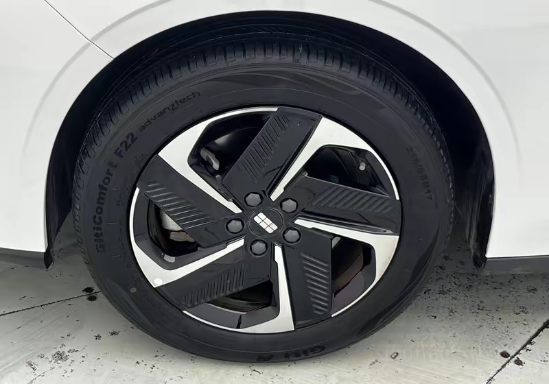 Geely Galaxy Galaxy L6 2025