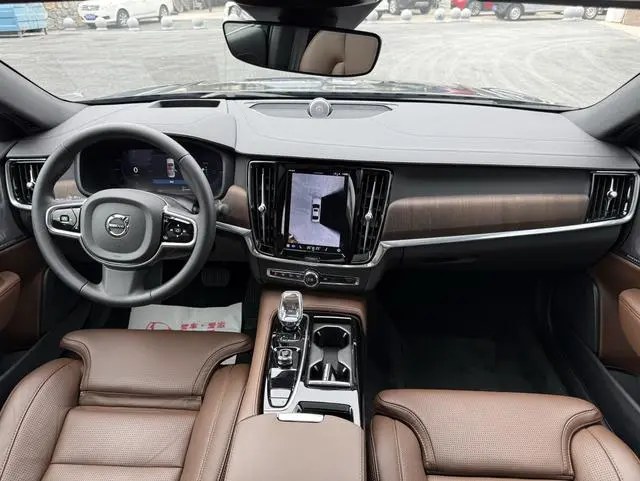 Volvo Volvo S90 PHEV T8 four-wheel drive long battery life Zhiya Deluxe Edition