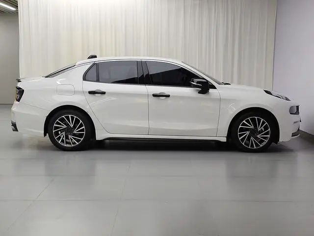 LYNK & CO Lynk 03 2.0TD DCT Jin Plus