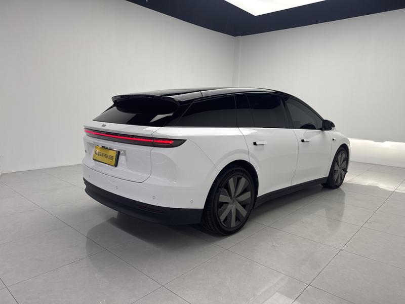 Li Auto Ideal i6 2025