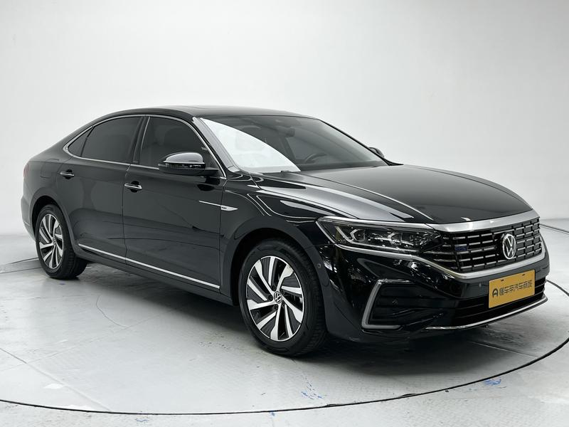 Volkswagen Passat PHEV 2022