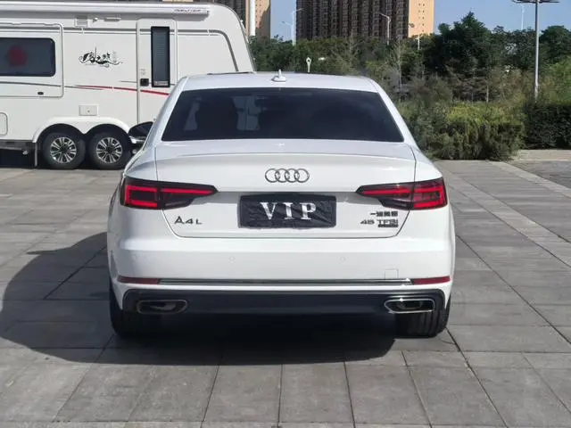 Audi Audi A4L 30th anniversary type 40 TFSI aggressive type