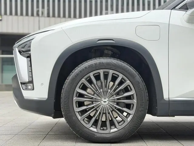 NIO NIO ES8 580KM base version six seats