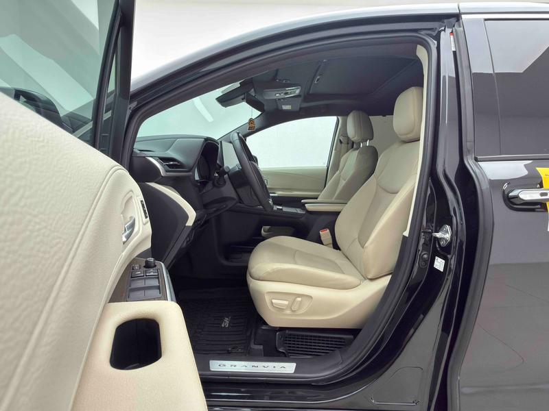 Toyota Gravia 2023