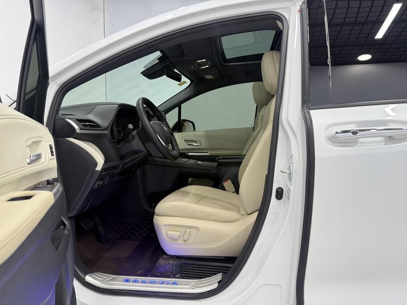 Toyota Gravia 2023