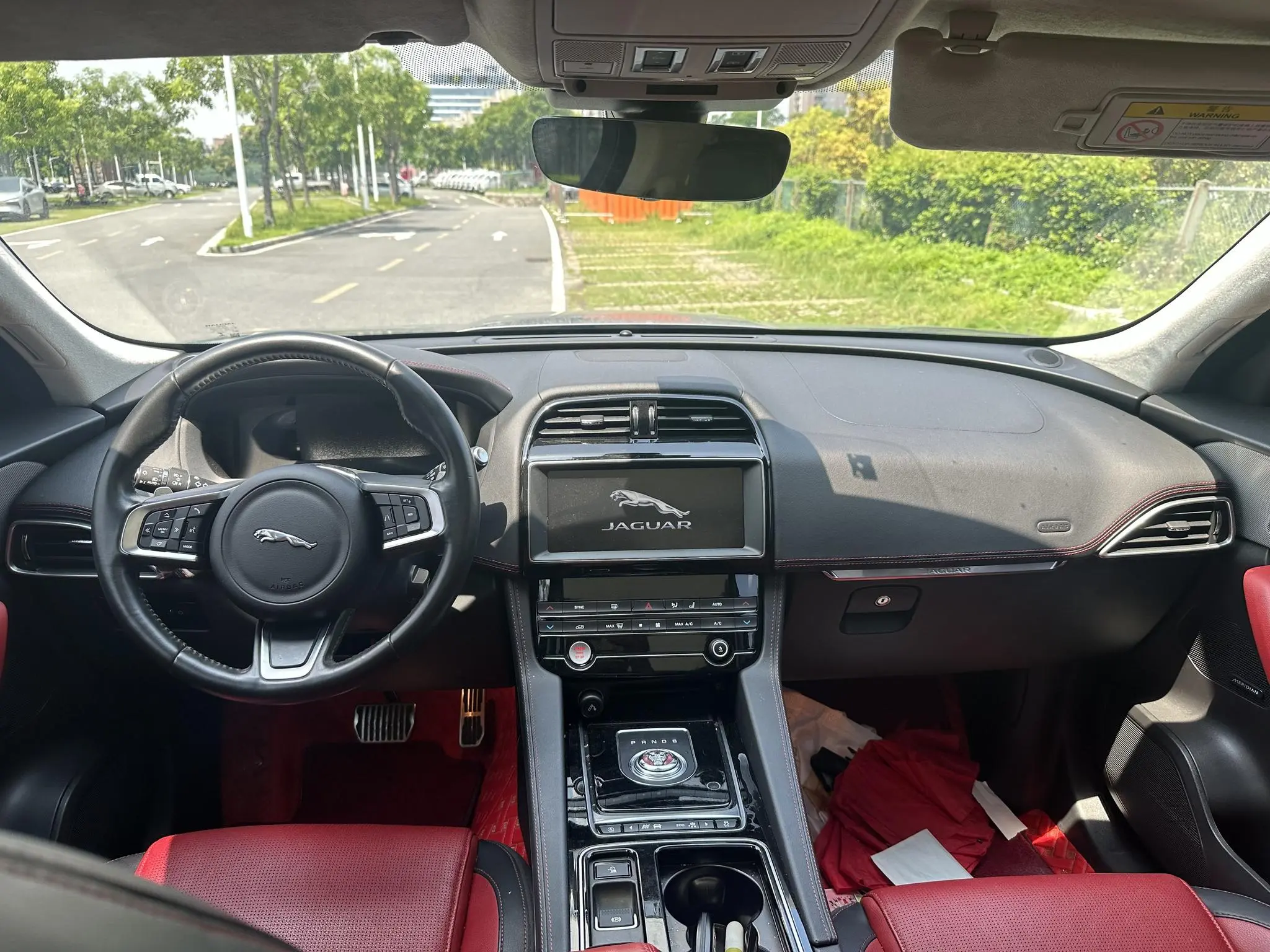 Jaguar Jaguar F-PACE 2.0T four-wheel drive race flag version