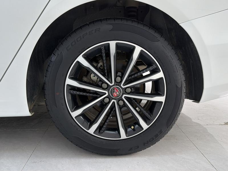 Roewe Roewe i5 2020