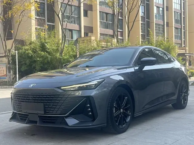 Changan Changan UNI-V 1.5T premium type