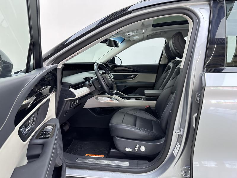 Lincoln Voyager 2025