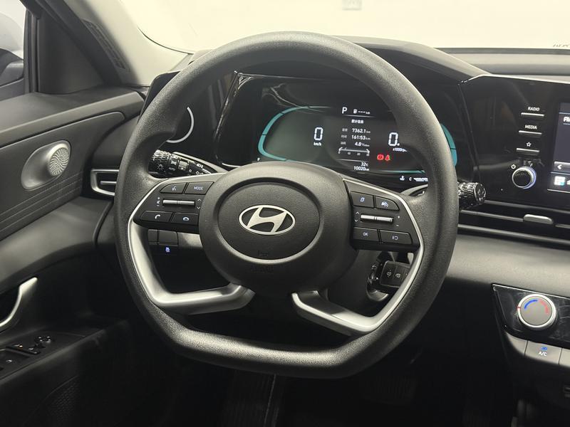 Hyundai Elantra 2023