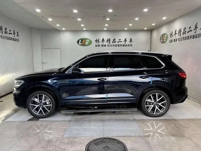 Volkswagen Touareg 3.0 TSI Ruixiang Edition Classic Sports Suit