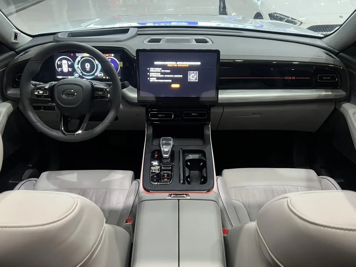 GAC Trumpchi GS8 Dual engine series 2.0TM hybrid four-wheel drive Premium 6-seater