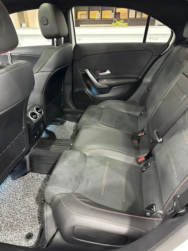 Mercedes-Benz Mercedes-Benz A-class A 200 L sports sedan fashion Version