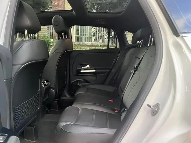 Mercedes-Benz Mercedes-Benz GLA GLA 200
