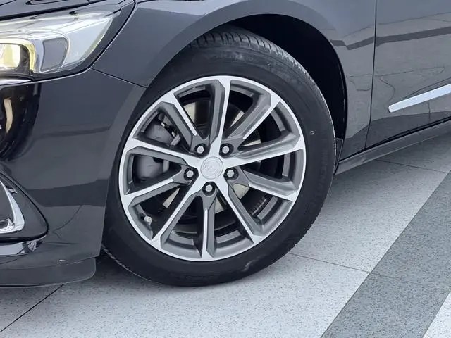 Buick Lacrosse 652T luxury