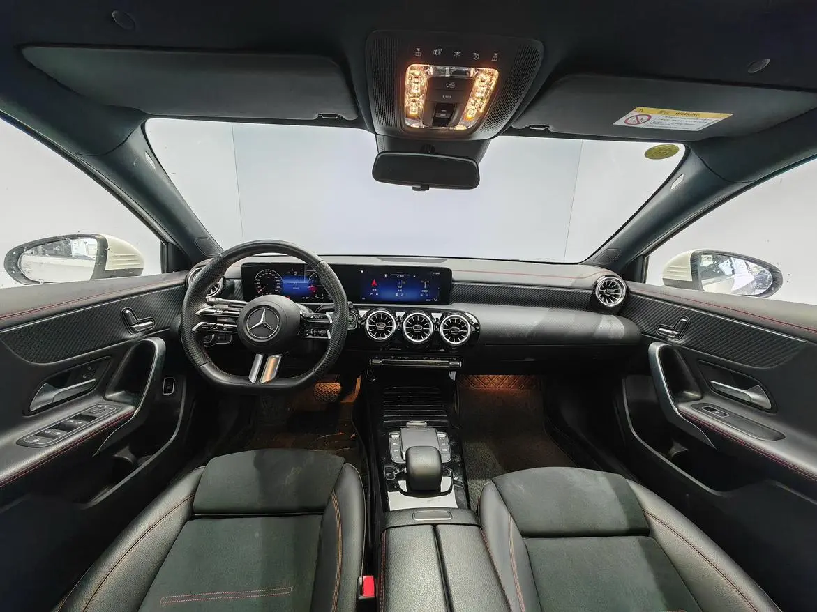 Mercedes-Benz Mercedes-Benz A-class A 200 L sports sedan fashion Version