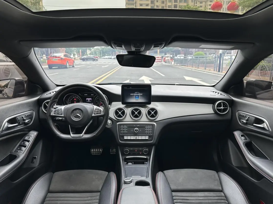 Mercedes-Benz Mercedes-Benz CLA CLA 220 4MATIC