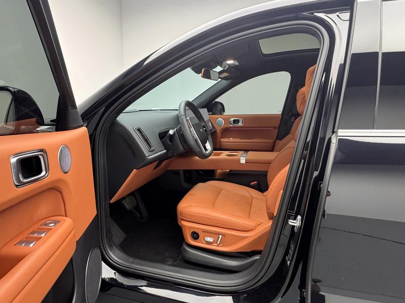 Li Auto Ideal L6 2025