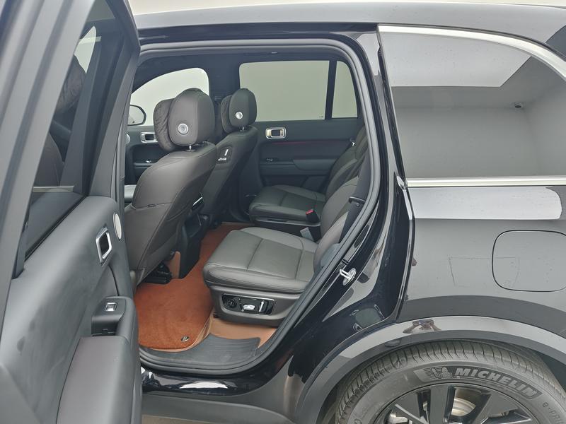 Li Auto Ideal L8 2023