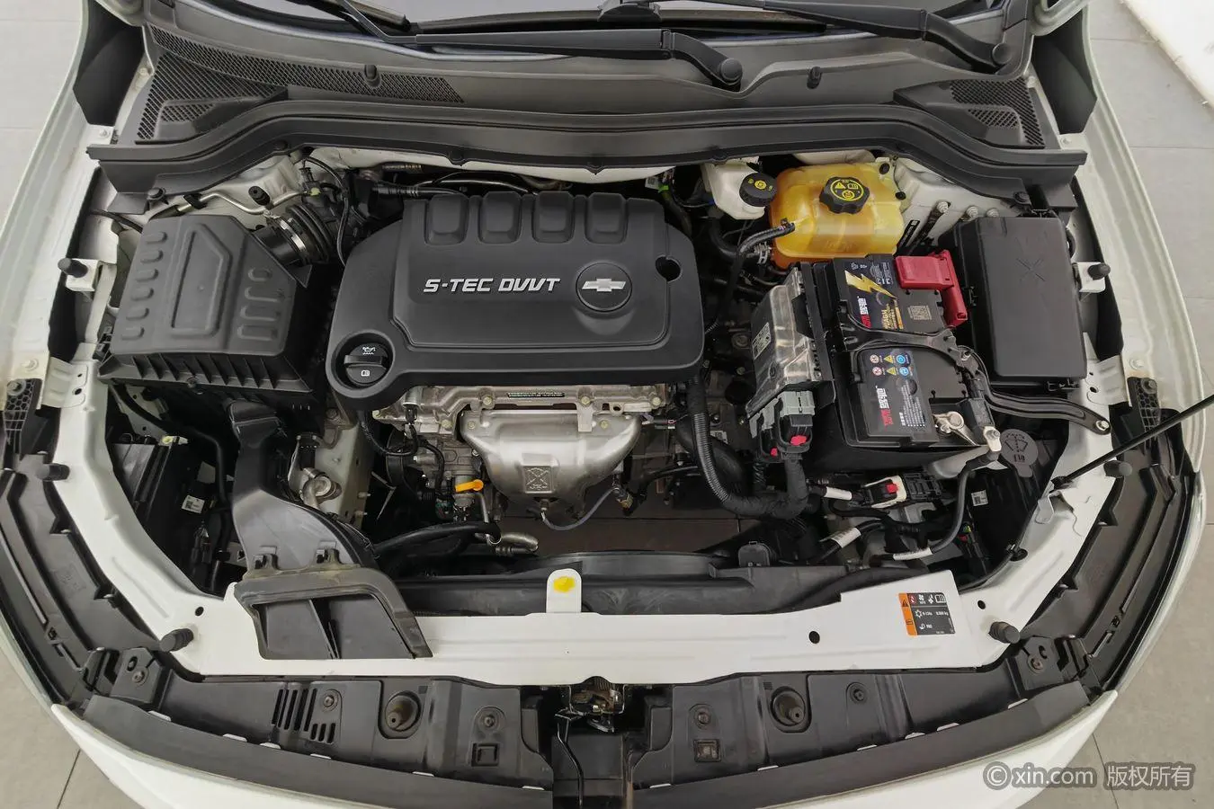Chevrolet Cruze 320 automatic Enjoy Skylight version