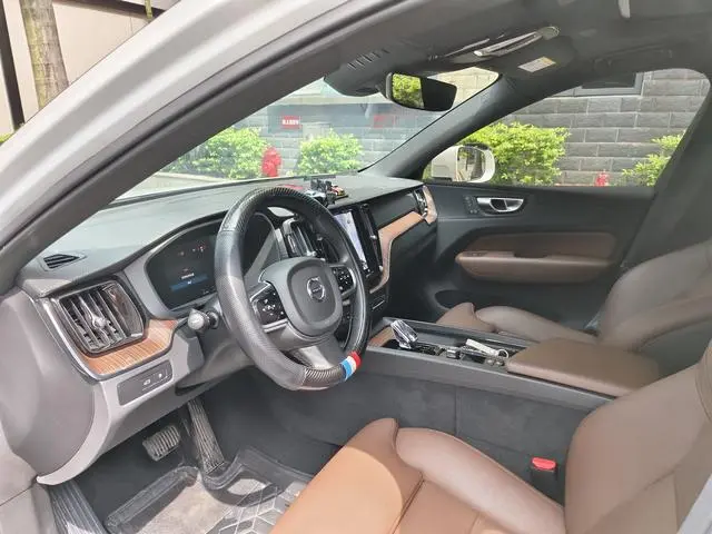 Volvo Volvo XC60 PHEV T8 four-wheel drive long battery life Zhiyuan Deluxe Edition