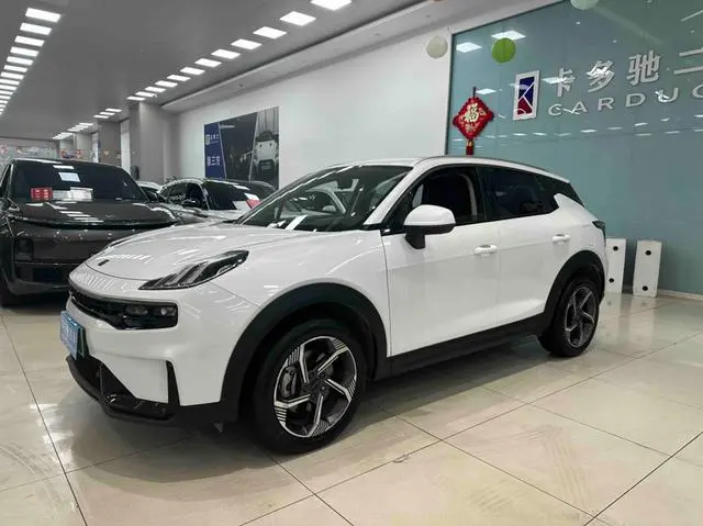 LYNK & CO Lynk & Co. 06 EM-P PHEV Remix Pro