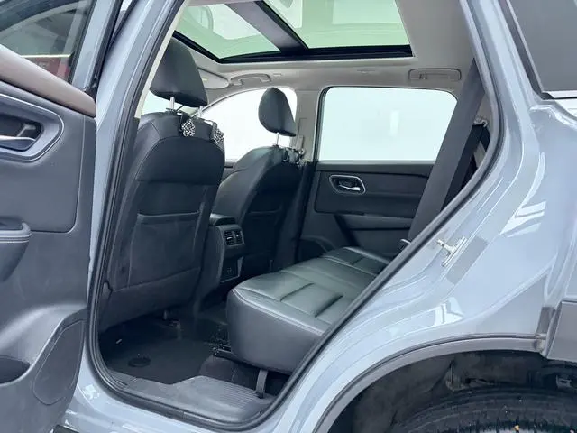 Nissan Qijun VC-Turbo 300 CVT 2WD Deluxe Edition 7 Seats