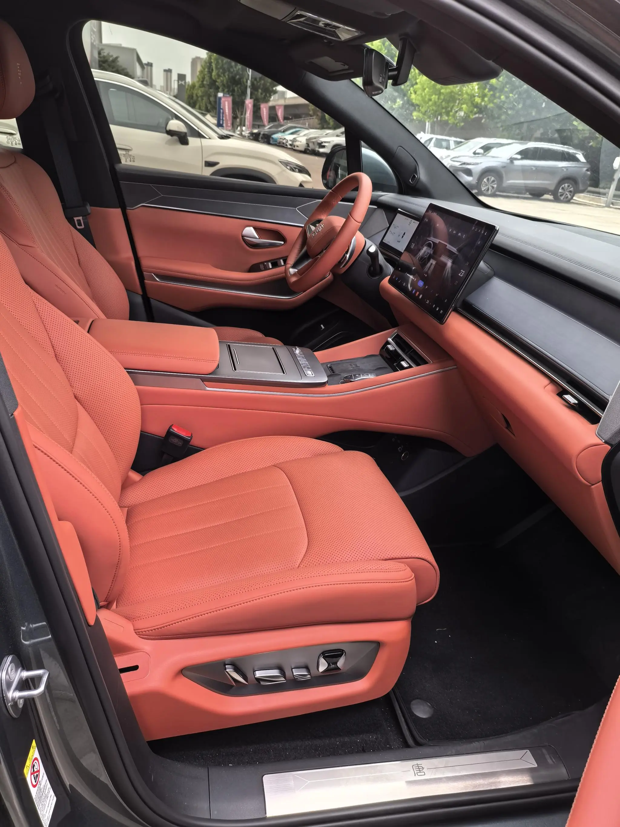 BYD Tang L DM DM-p 175KM four-wheel drive drone player version